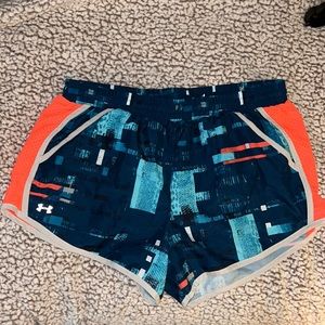UA shorts with lining/pockets